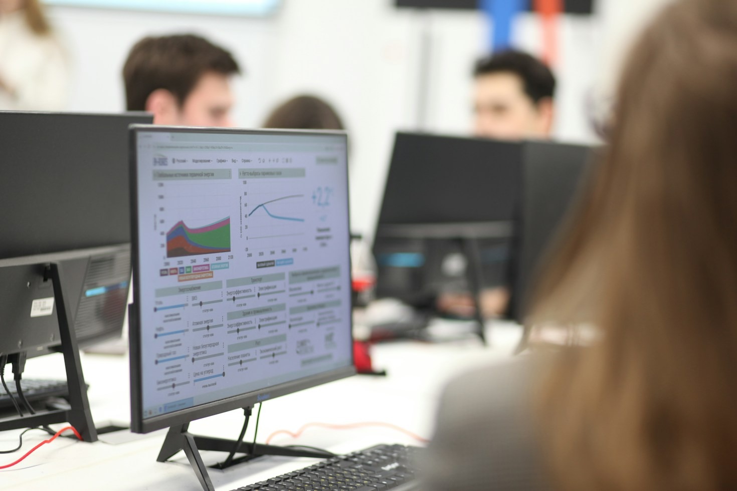 The Art of Storytelling with Business Data